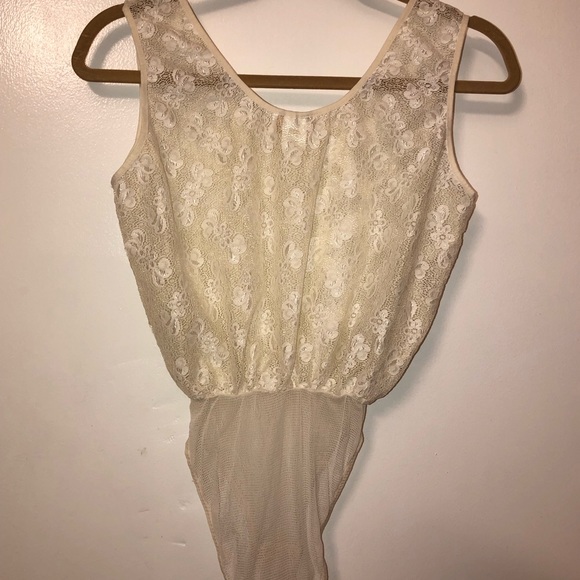 One-Piece Creamy Lace and Sequins Body Suit by DELICATES. NWOT size 6-8 - Picture 3 of 8